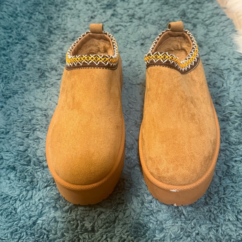 SHEIN Tan Suede Slippers with Embroidered Trim
